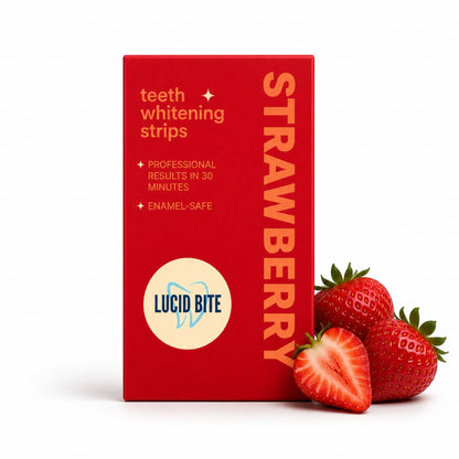 Lucid Bite whitening strips aardbei met verse aardbeien